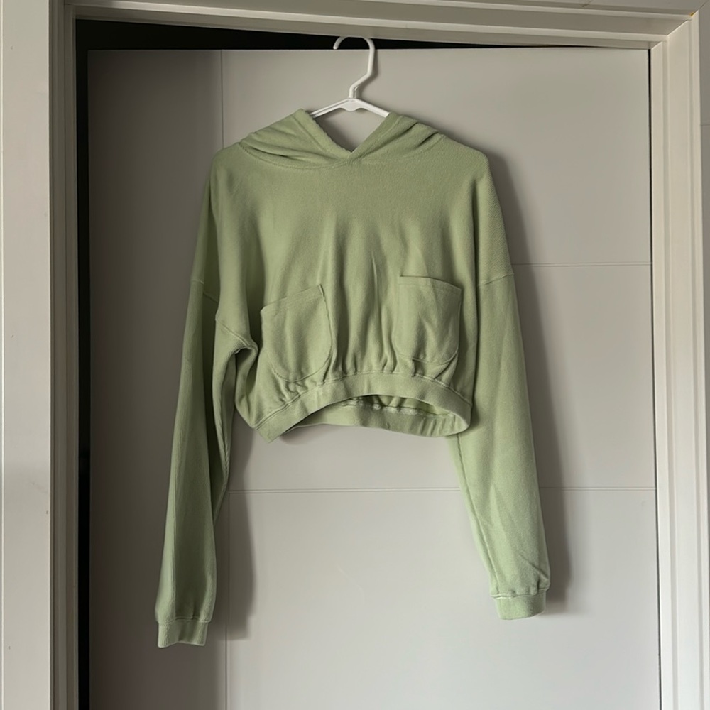 Small cropped sweatshirt